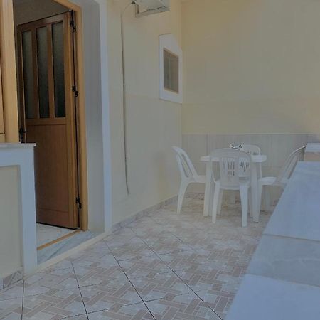 Ava'S Guesthouse Ksamil Exteriör bild